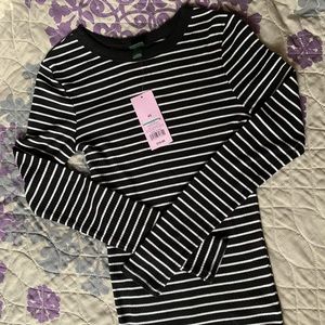 Long Sleeve Black White Stripe Knit Top